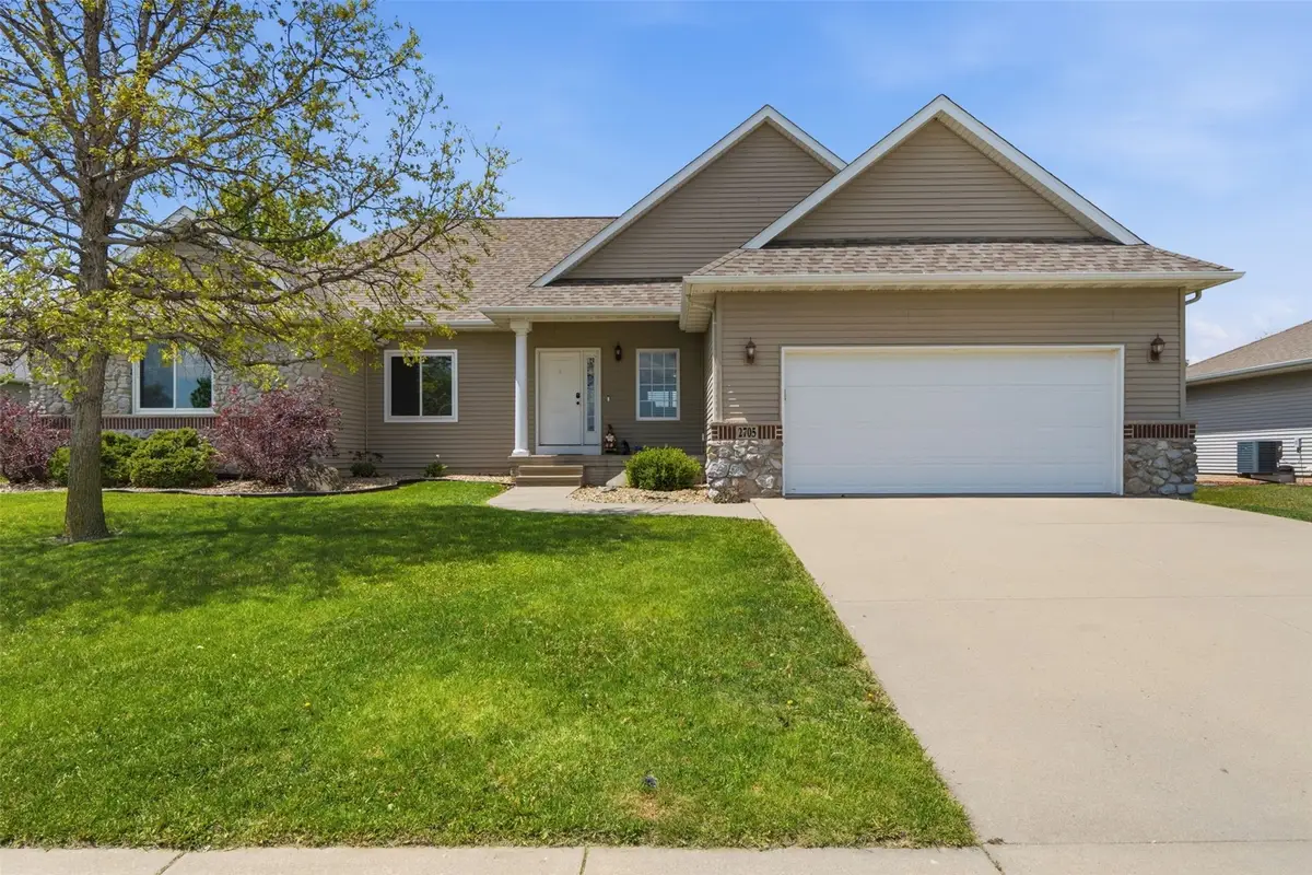2705 44th Street, Marion, IA 52302 - #1