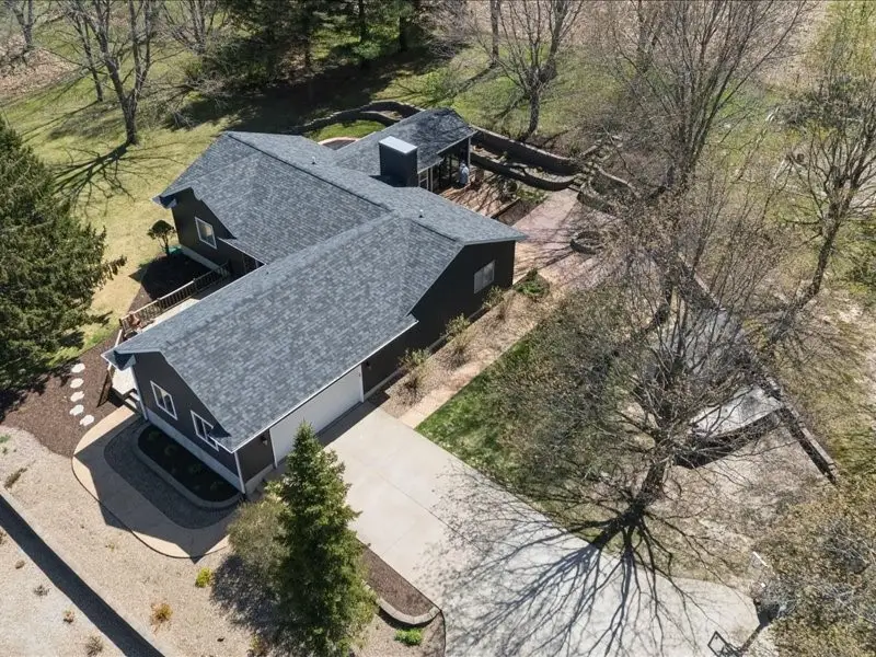2698 Hidden Valley Trail Ne, Solon, IA 52333 - #3
