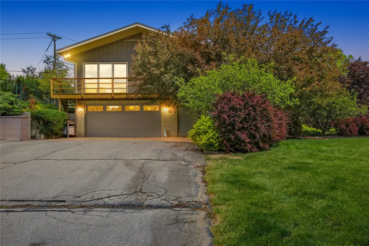21 Fairview Knoll Ne, Iowa City, IA 52240 - #1