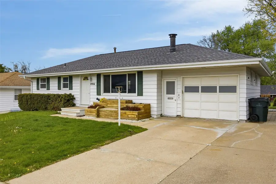 2916 Schultz Drive Nw, Cedar Rapids, IA 52405 - #2