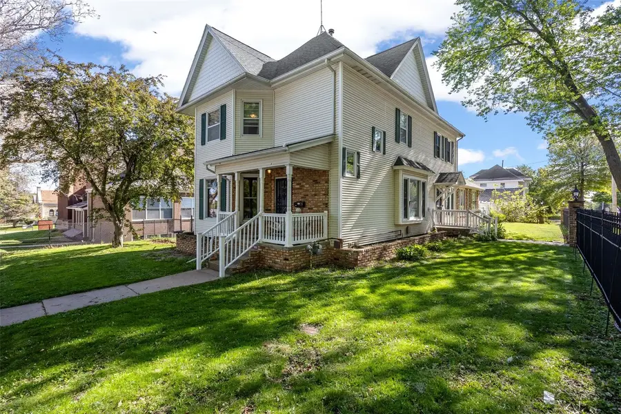205 S Ford Street, Anamosa, IA 52205 - #3