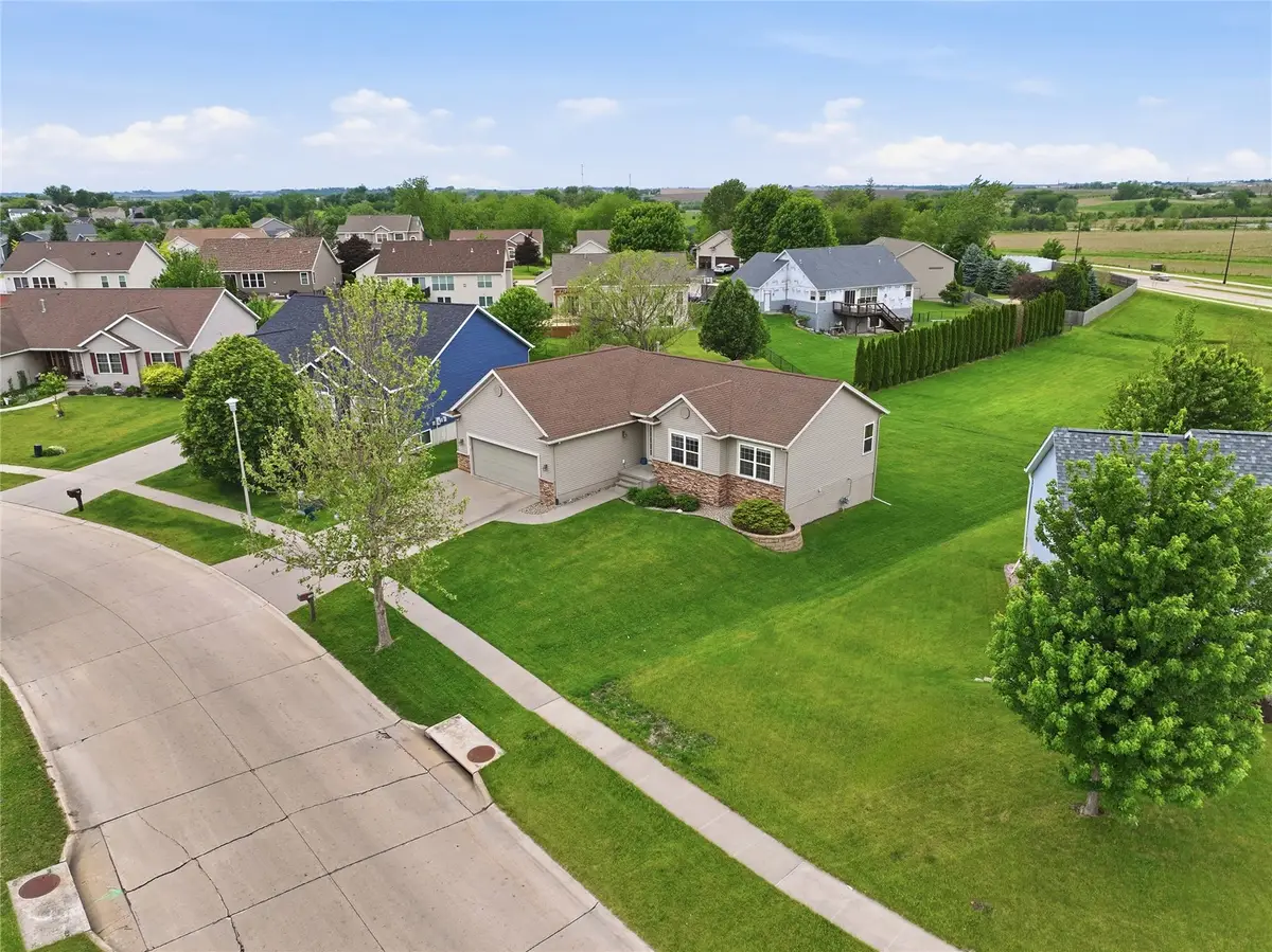 706 Limerock Drive Nw, Cedar Rapids, IA 52405 - #1