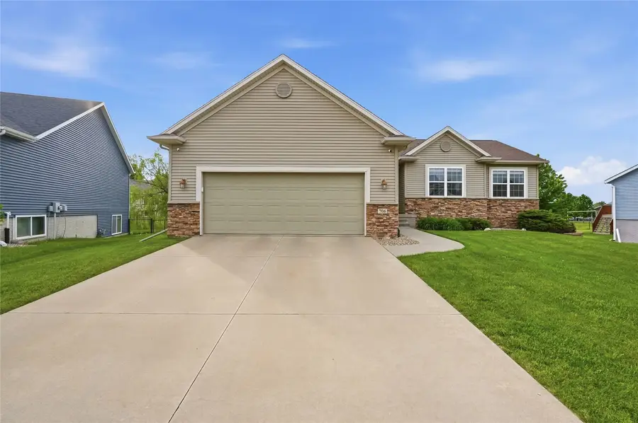 706 Limerock Drive Nw, Cedar Rapids, IA 52405 - #3