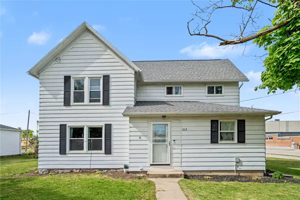 203 Roosevelt Street, Alburnett, IA 52202