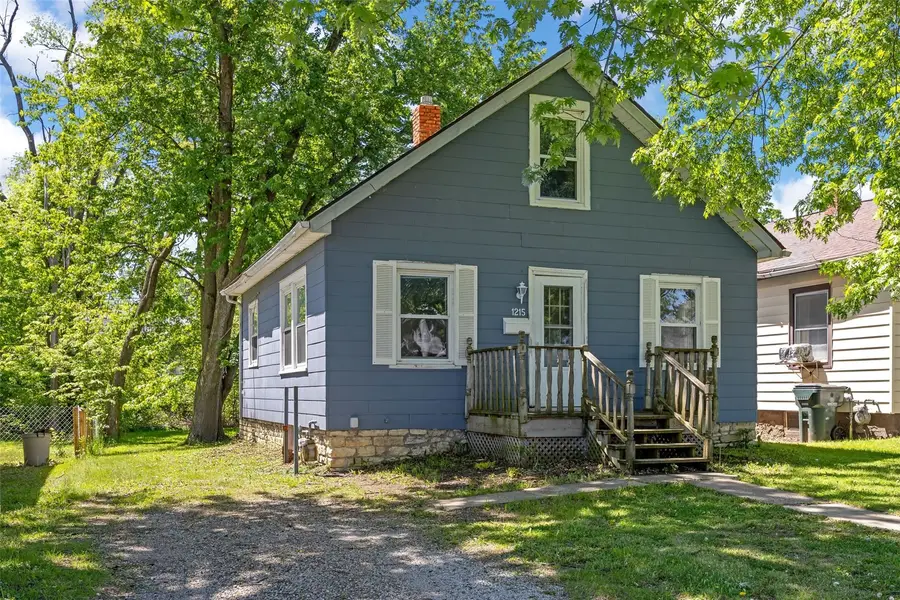 1215 19th Avenue Sw, Cedar Rapids, IA 52404 - #2