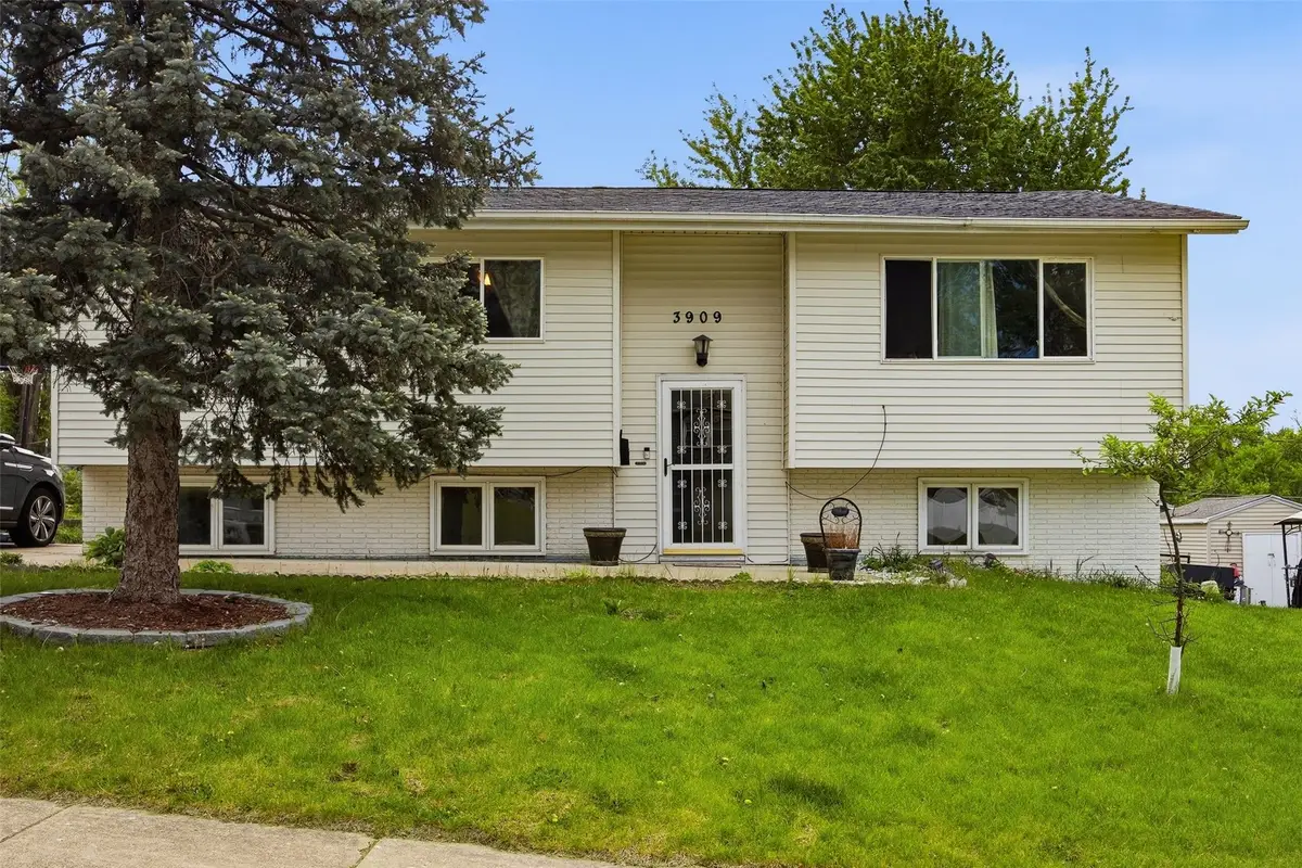 3909 13th Avenue Se, Cedar Rapids, IA 52403 - #1