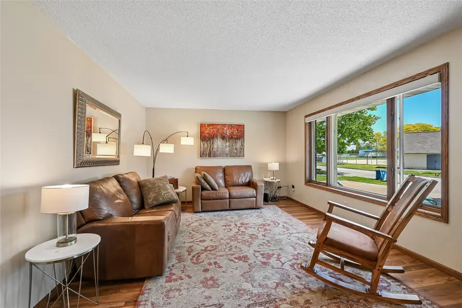 707 Park Avenue Nw, Mount Vernon, IA 52314 - #3