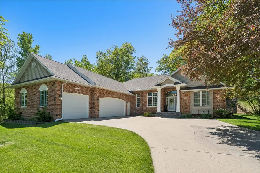 1215 34th St Se, Cedar Rapids, IA 52403 - #2
