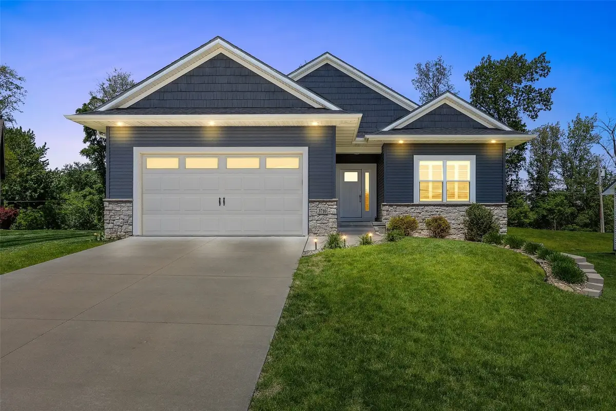 3710 Oak Ridge Court Se, Cedar Rapids, IA 52403 - #1