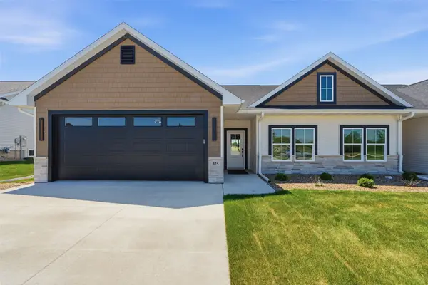 325 Dutch Drive, Robins, IA 52328