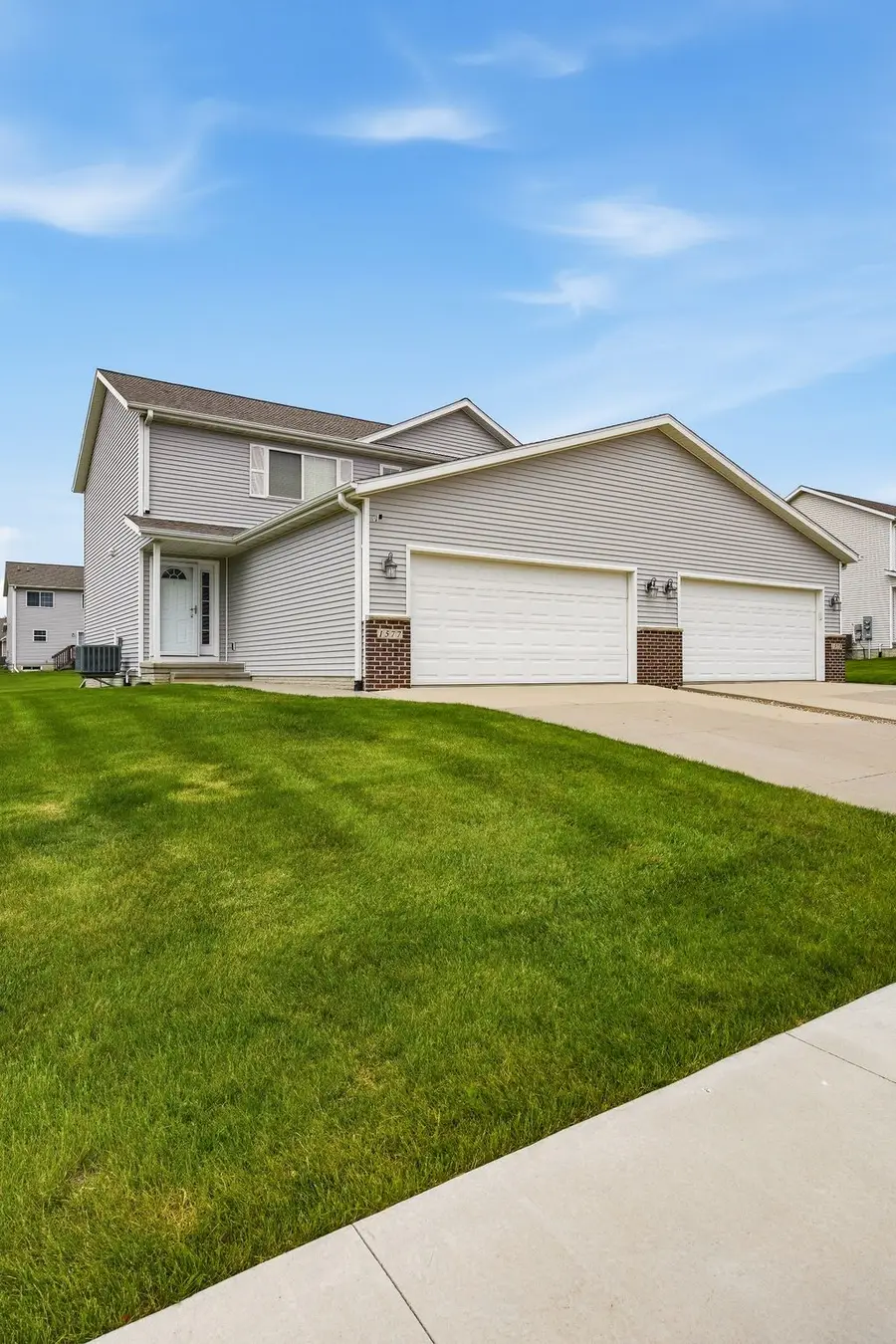 1577 Hunters Creek Way, Marion, IA 52302 - #2