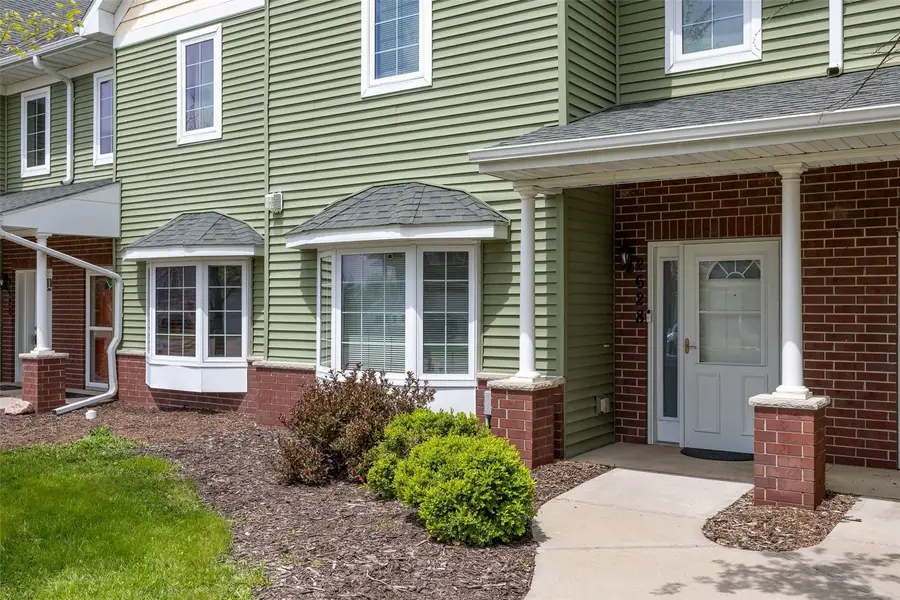 2628 Pinto Ln, Iowa City, IA 52240 - #3
