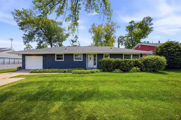 1225 29th Street Ne, Cedar Rapids, IA 52402