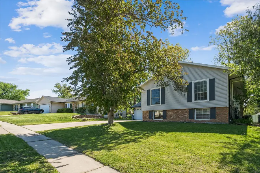 109 Sand Ln Nw, Cedar Rapids, IA 52405 - #2