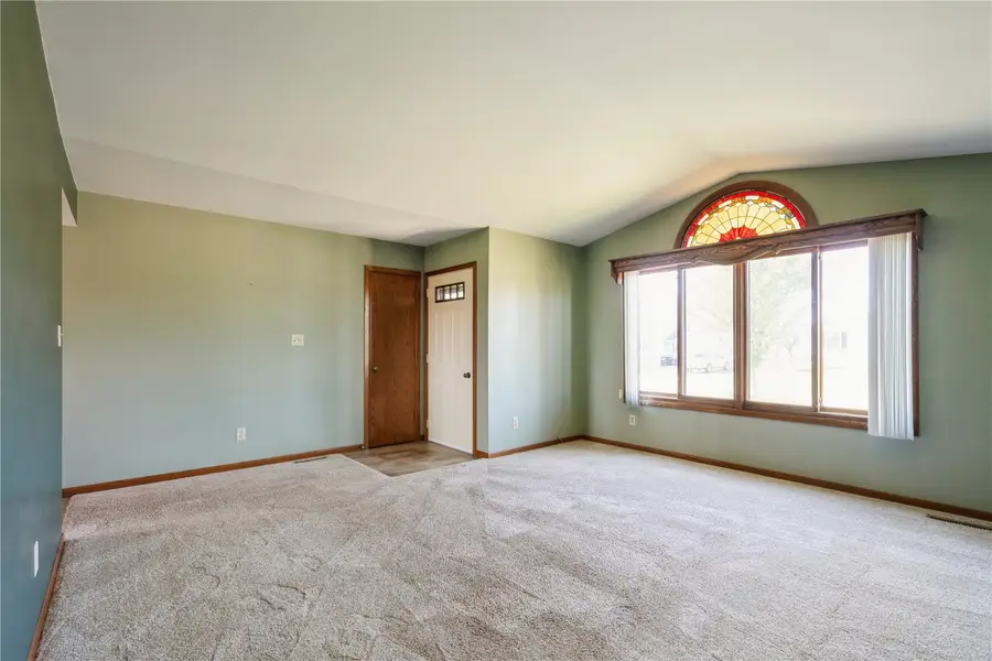 2540 Grand Avenue, Marion, IA 52302 - #3
