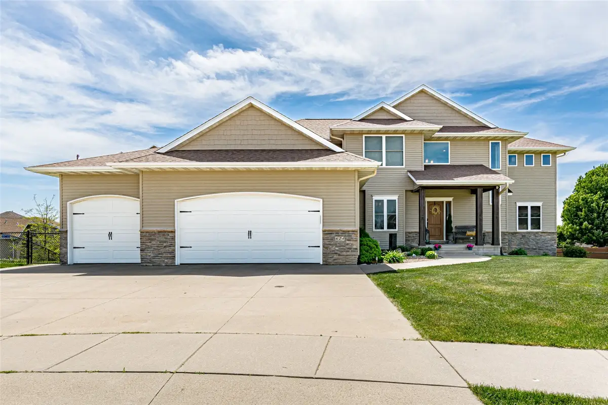 624 Lincoln Court, Center Point, IA 52213 - #1