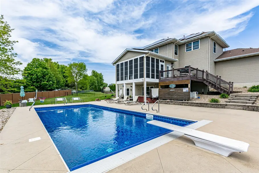 624 Lincoln Court, Center Point, IA 52213 - #2