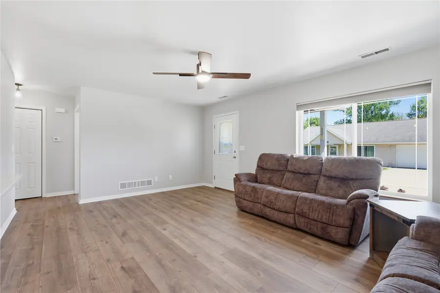 2758 O Avenue Nw #B, Cedar Rapids, IA 52405 - #3