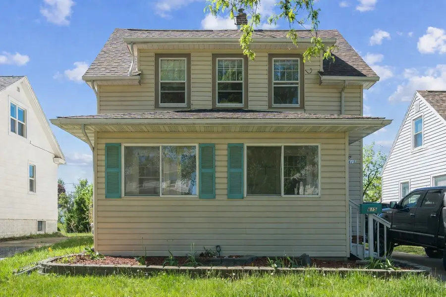 615 34th Street Ne, Cedar Rapids, IA 52402 - #2