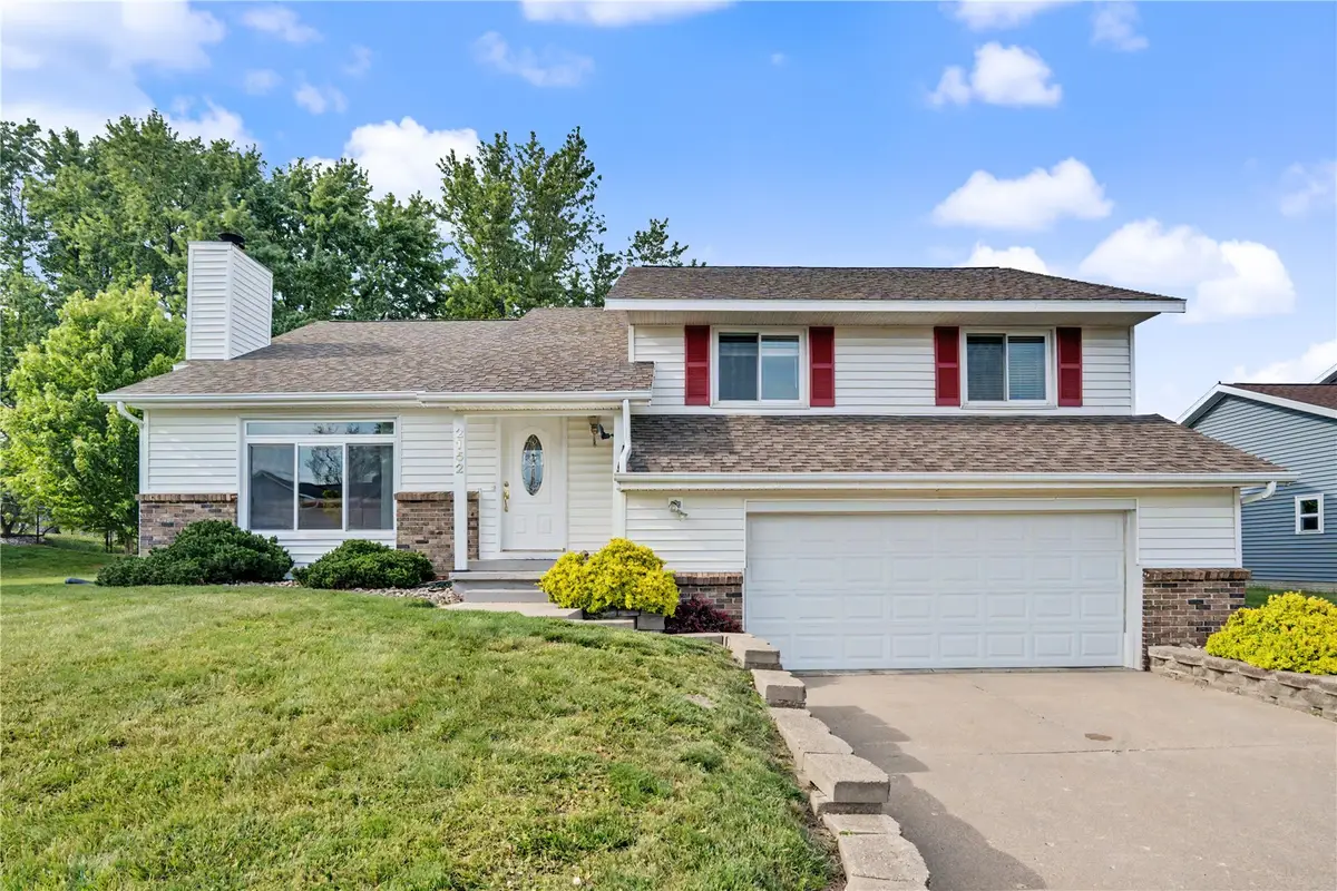 2152 Cherry Lane Ne, Cedar Rapids, IA 52402 - #1