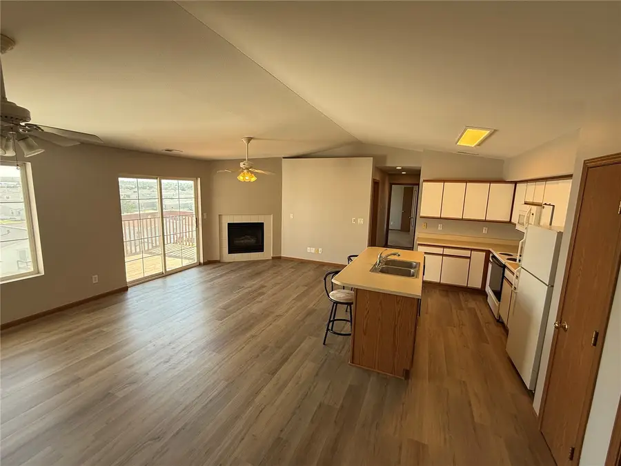 5575 Kacena Avenue #5, Marion, IA 52302 - #3