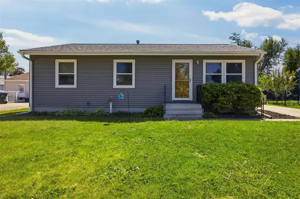 425 Elder Lane Nw, Cedar Rapids, IA 52405