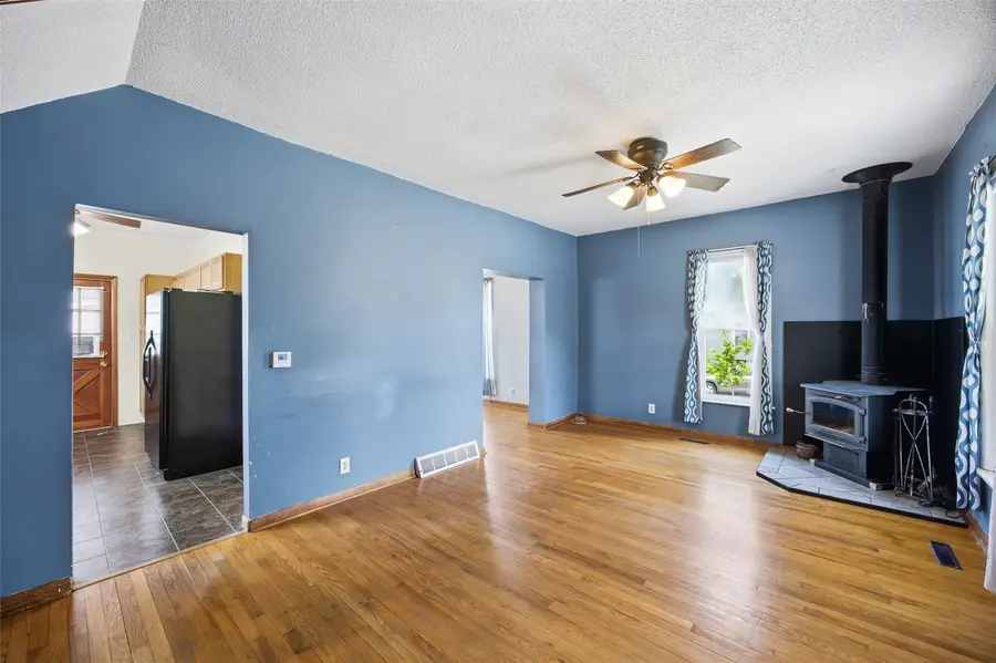 900 E Avenue Nw, Cedar Rapids, IA 52405 - #3