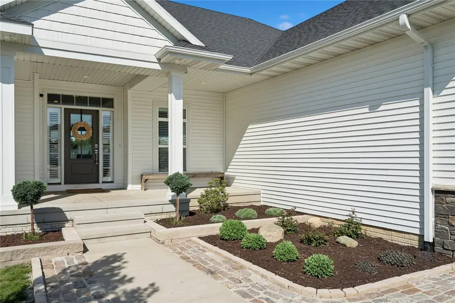 955 16th Ave Sw, Mount Vernon, IA 52314 - #2