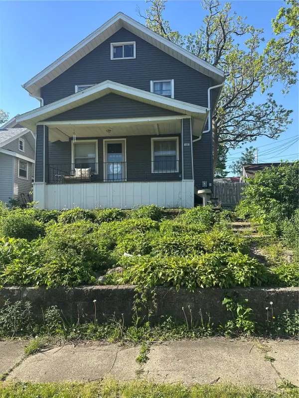 1507 Hinkley Avenue Nw, Cedar Rapids, IA 52405