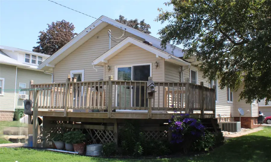 105 Grant Avenue, Lowden, IA 52255 - #2