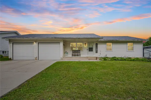 1304 Grande Avenue, Center Point, IA 52213