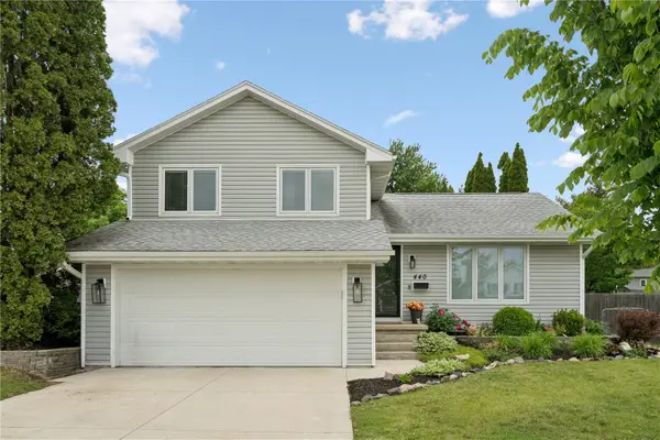 440 Peace Avenue Nw, Cedar Rapids, IA 52405
