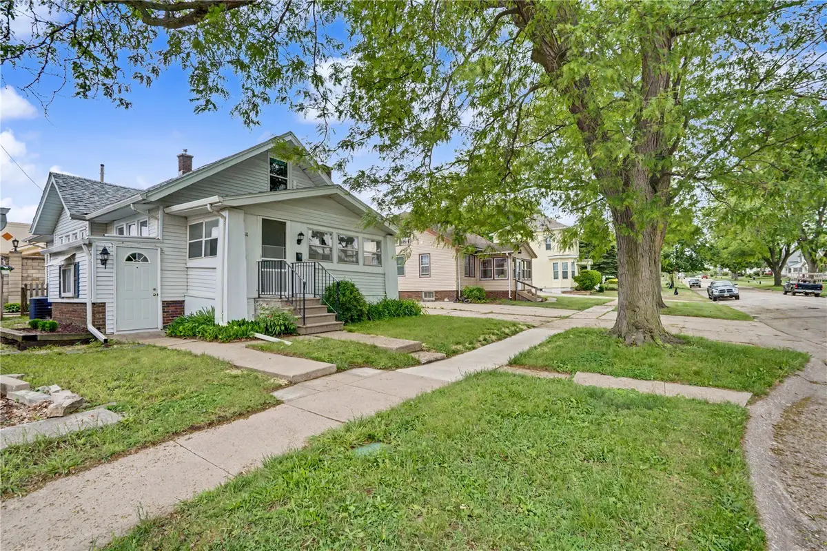 111 34th St Ne, Cedar Rapids, IA 52402 - #1