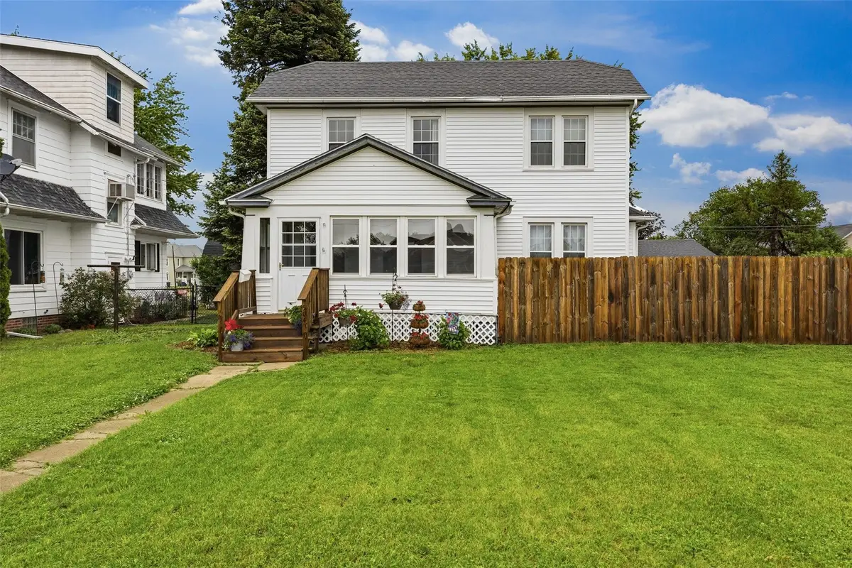 904 2nd Avenue, Vinton, IA 52349 - #1