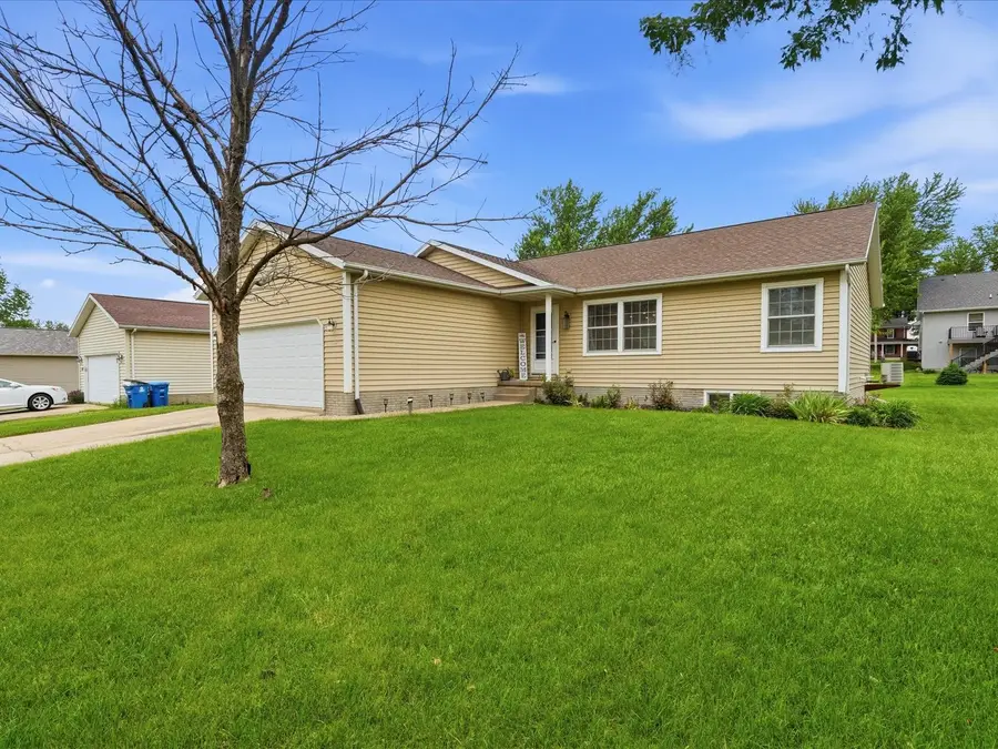 1009 Business 30 Sw, Mount Vernon, IA 52314 - #3