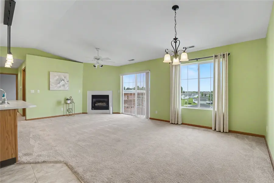 5575 Kacena Ave #6, Marion, IA 52302 - #2