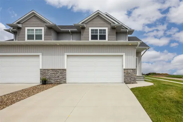 2411 Bluegrass St, Marion, IA 52302