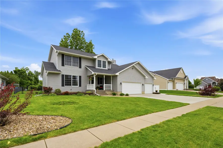 1415 Lyndhurst Drive, Hiawatha, IA 52233 - #2