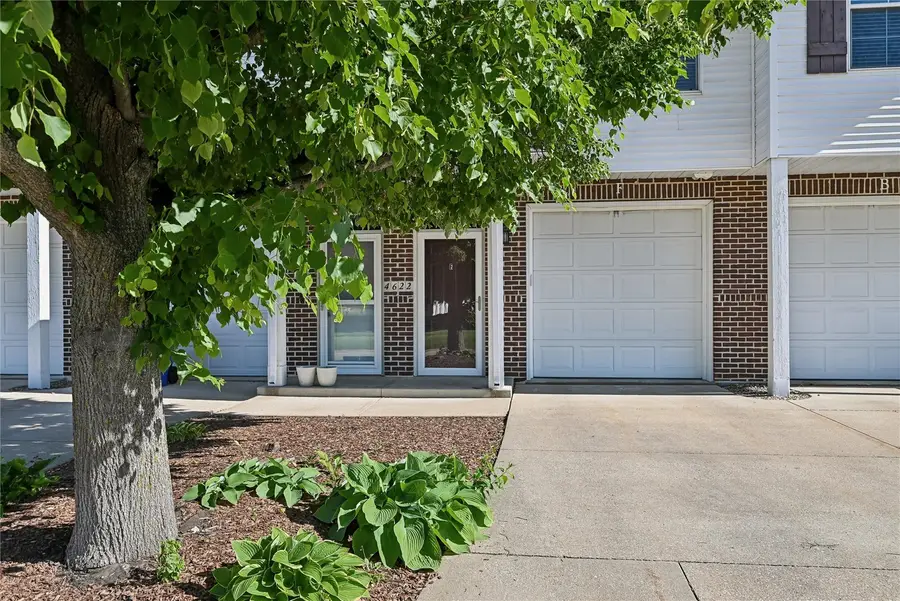 4622 1st Avenue Nw #F, Cedar Rapids, IA 52405 - #2
