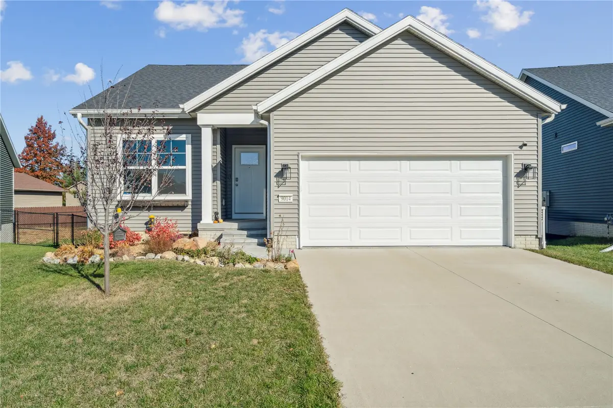 9014 Grand Oaks Drive Ne, Cedar Rapids, IA 52402 - #1