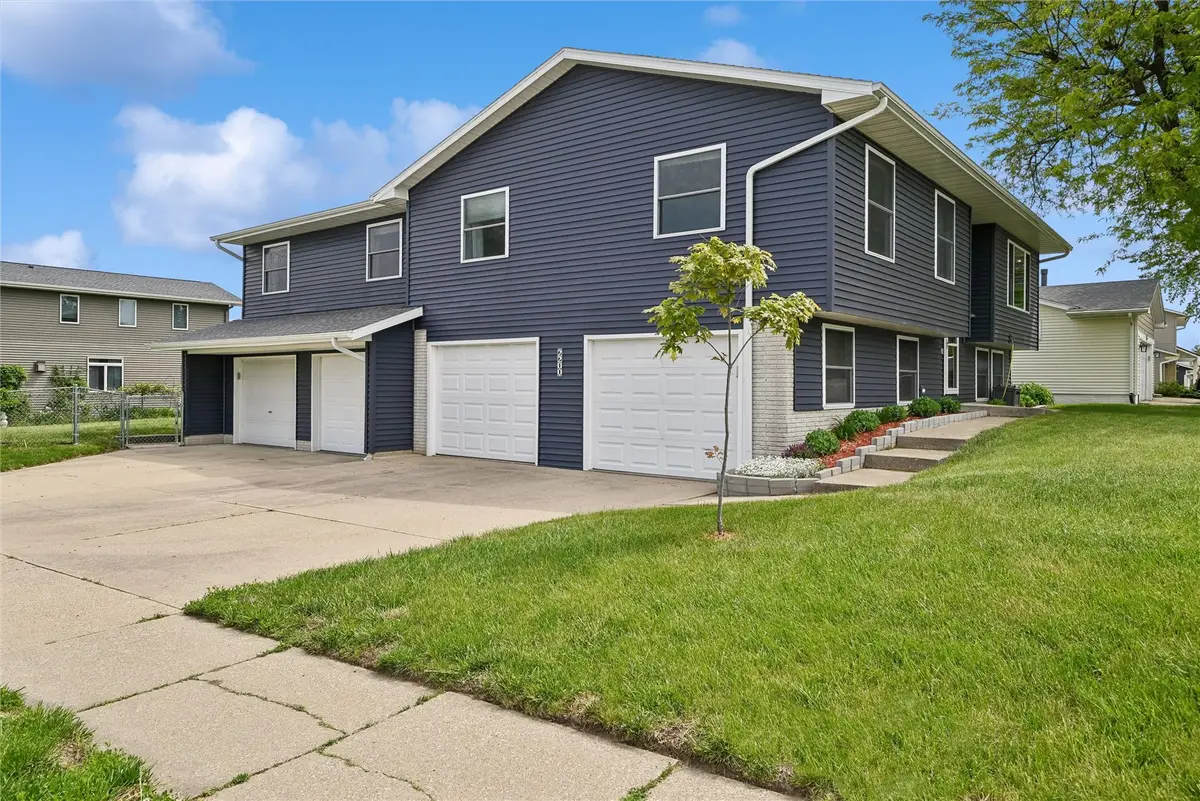 2200 A Avenue, Marion, IA 52302 - #1