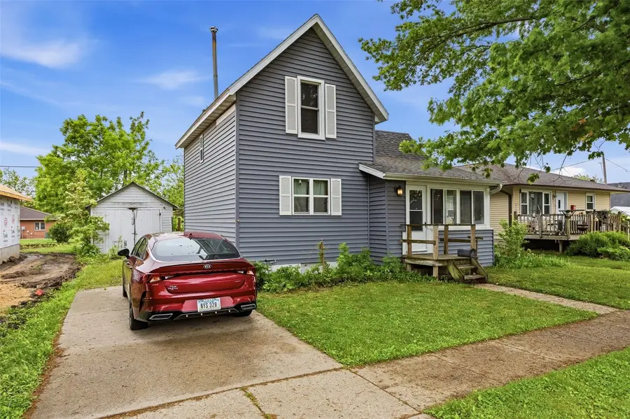 724 N Sycamore Street, Monticello, IA 52310 - #2
