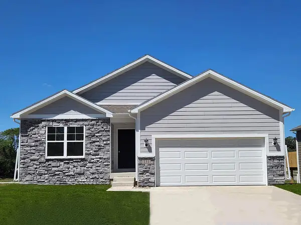 2774 Cecelia Drive, Hiawatha, IA 52233
