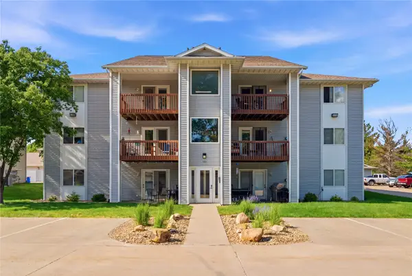 120 Shannon Drive #10, North Liberty, IA 52317
