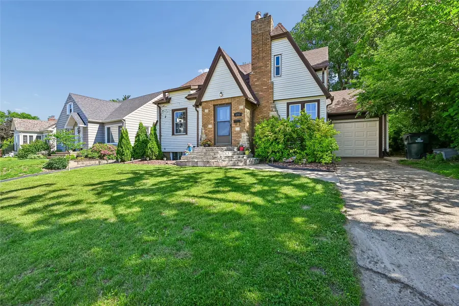 238 24th Street Drive Se, Cedar Rapids, IA 52403 - #2