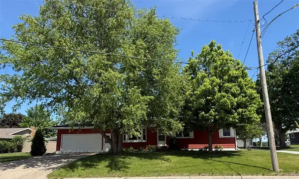 306 14th Avenue, Vinton, IA 52349
