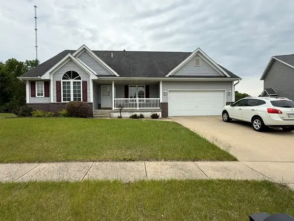 1000 White Ivy Place Ne, Cedar Rapids, IA 52402