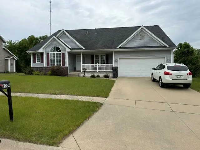 1000 White Ivy Place Ne, Cedar Rapids, IA 52402 - #2