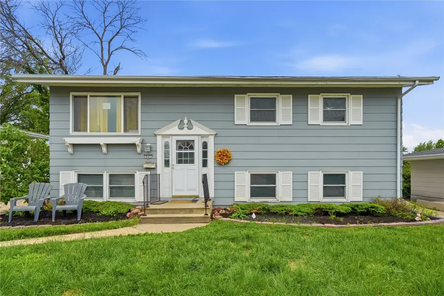 945 Westview Dr, Marion, IA 52302 - #2