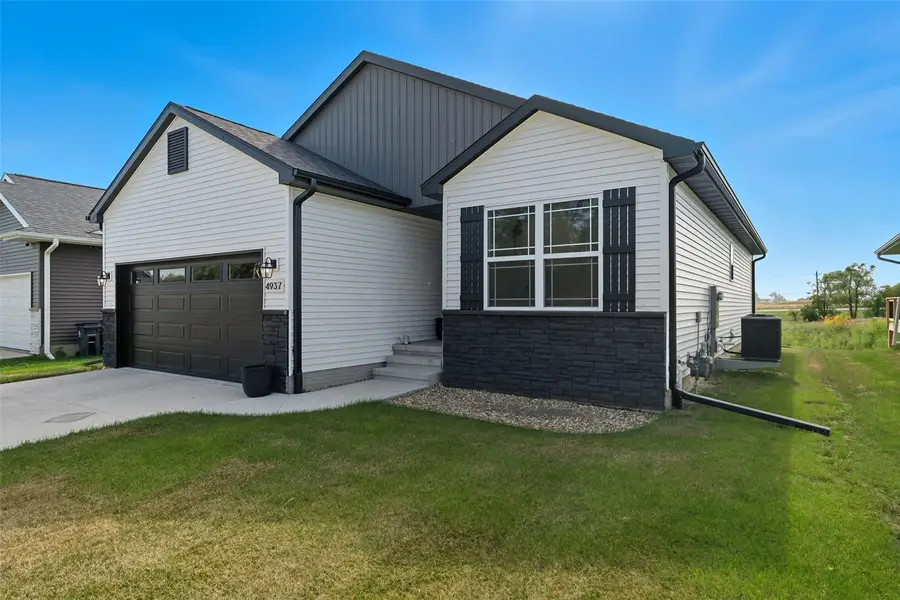 4937 Dostal Court Sw, Cedar Rapids, IA 52404 - #2